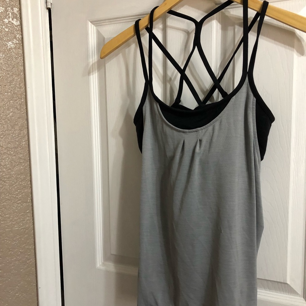 Athleta sports tank with built in bra
